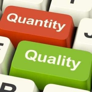 Quality or Quantity for Social Networks?