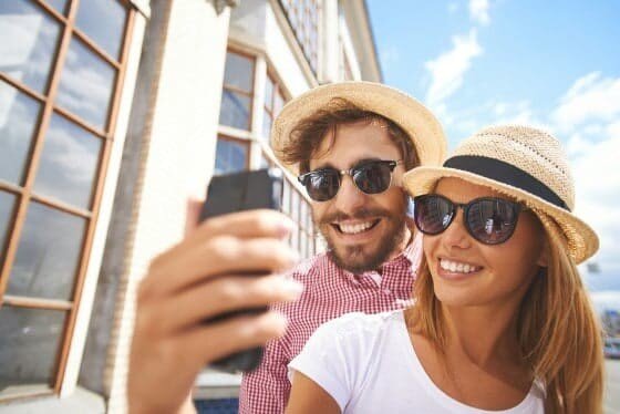 Selfie couple