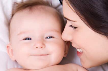 You cannot stop yourself feeling happy when you look at this smiling baby